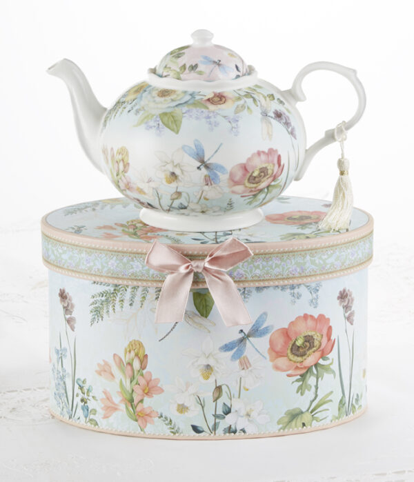 Dragonfly Porcelain Teapot: Elegance in Every Sip